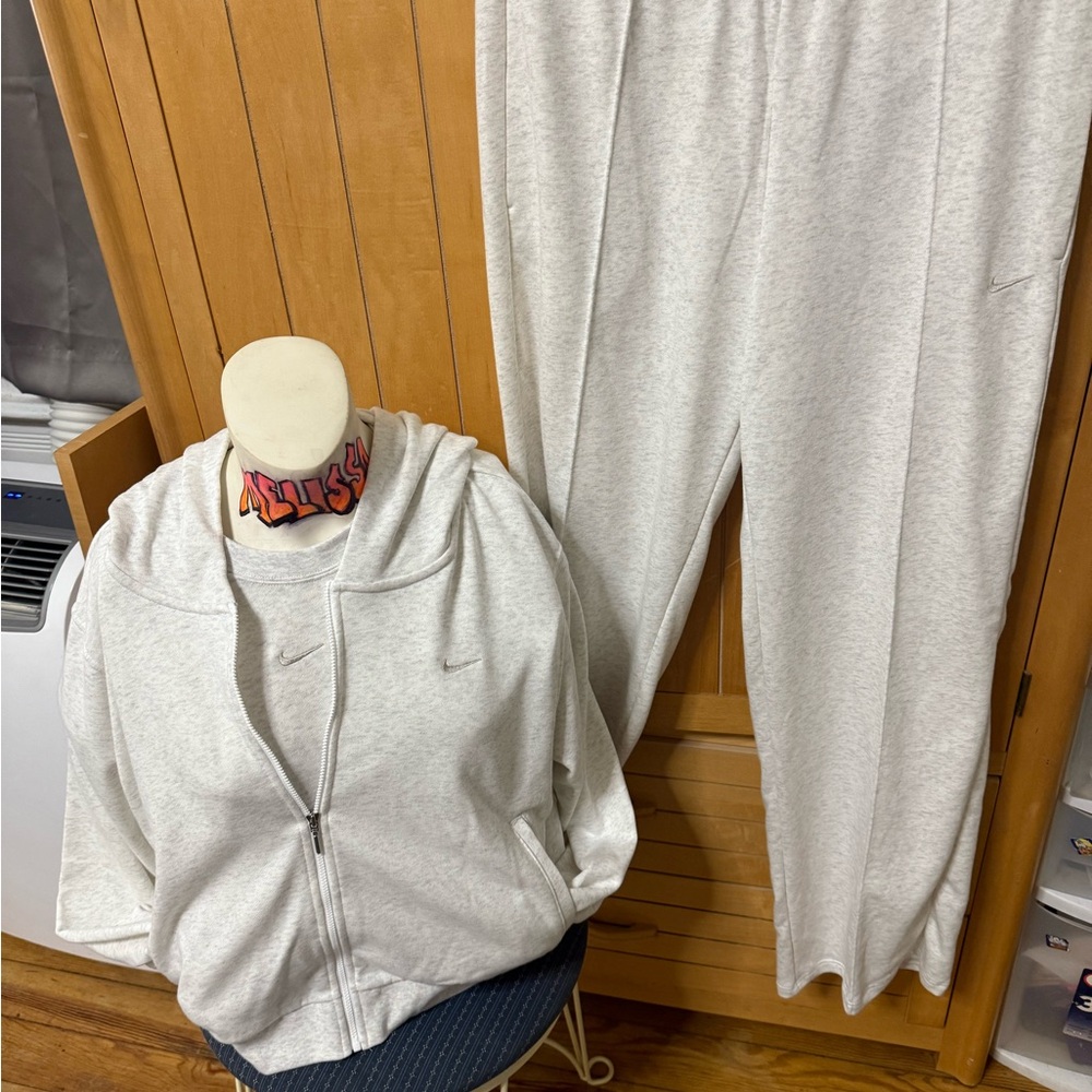 Nike Gray Track Pants for Casual Comfort